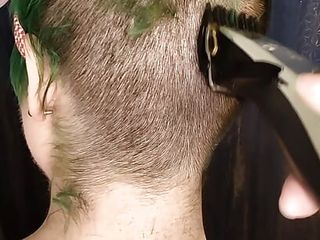 Haircut Fetish Goth BBW Adama Daat Gives Herself a Chelsea and an Orgasm