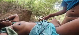 Yummy cum in my aunty thies