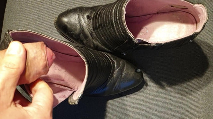 Her Ankle Boots Fucked And Squirted All Over - Part2 thumbnail