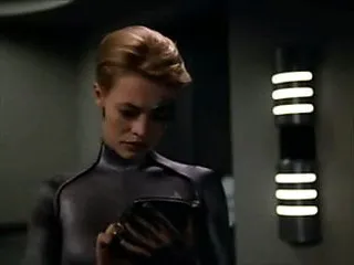 Star Trek: Voyager - Seven of Nine wants to try sex.