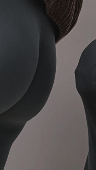 Stranger With Huge Erection Ejaculate In Subway Train On Random Girl's Tights