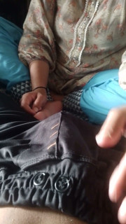 Desi Pakistani Handjob