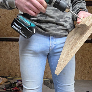 Job bulge in skinny jeans