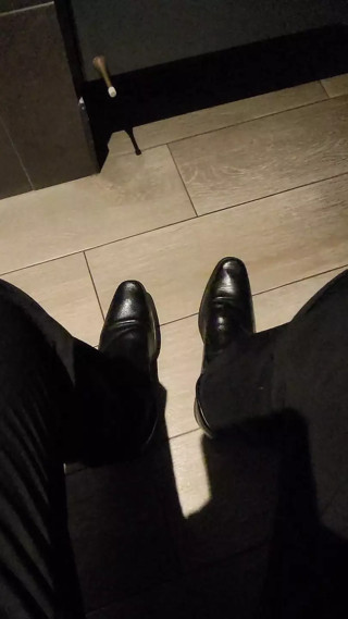 Gym shower, i get dress, I wear socks and dress shoes