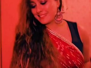 Bangladeshi Hot Aunty Dance