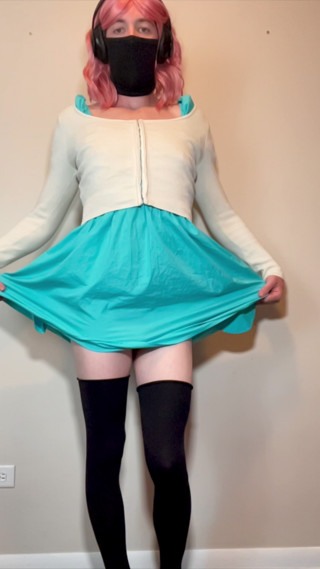 Amateur Sissy In Chastity Plays With Hole thumbnail