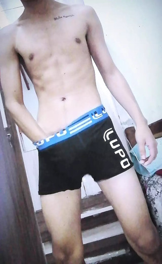 GAY GUY COMES HOME FROM SCHOOL AND MASTURBATED