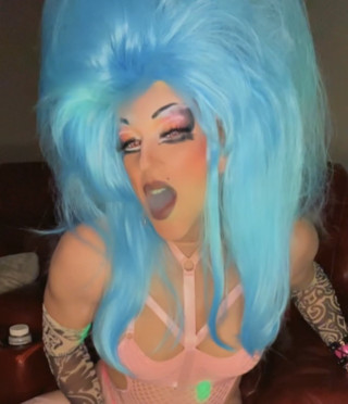 I kissed a girl and I liked it thumbnail
