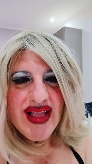 Asija Robin's ... lips