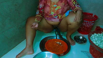 Desi Bhabhi Ji Ko Tremendous Choda Kitchen Par Jab Uski Cooking Karti Hoon