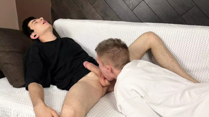 Cumshot twink's mouth, juicy blowjob fucked twink in the mouth