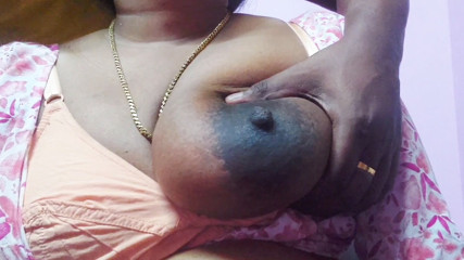 Hot Aunty has sex with Varatia