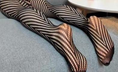 cum on this little feet