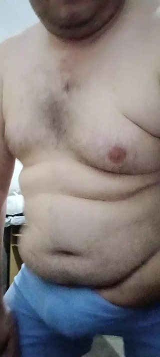 Paul Kuzak Jerking a Delicious Handjob