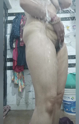 Priya Bhabi Sexy Painty Show