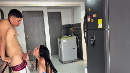 Tattooed Latina seduces pizza delivery man