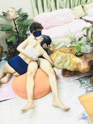 My lover just loves to kiss her pussy