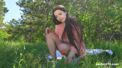 Hi! I'm Molly Kit! Watch me Rub my Clit at Perfect18