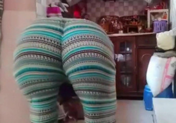 Big ass mature stepmom washes the floor, amateur