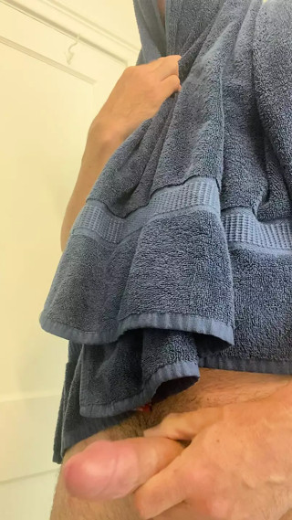 Draining my balls good- massive Cumshot