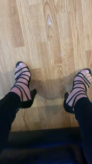 Cumming with my sexy strappy black heels
