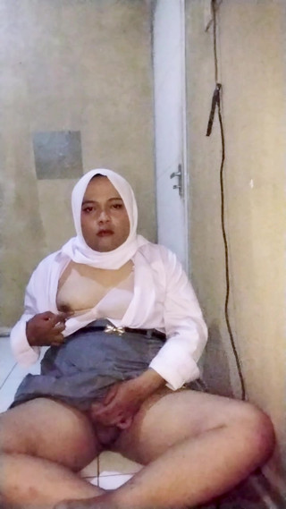 Hijab Waria Wears High School Uniform (Again), Fulfills Her Fans' Wild Fantasies