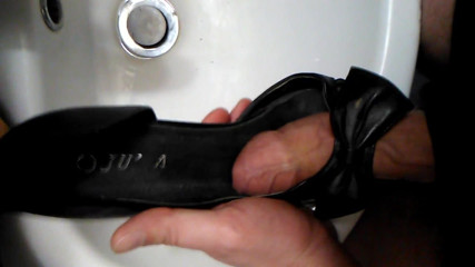 Cum in friend shoe