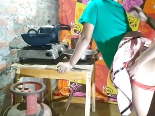 Indian Neighbour Teen Years Girl Has Hard Sex While Cooking In The Kitchen Ghar Me Kam Karane Wali Maid Ko Malik Ne Chuda