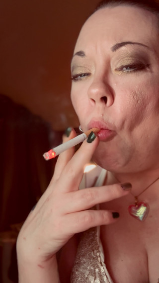 A Quick Cigarette With BBW Tina Snua – Speed Smoking Snap Inhales OMI OME Drifting Drifts