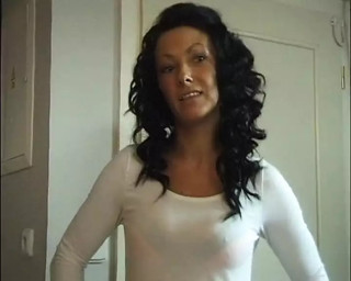 I'm Tereza a brunette cam girl with a shaved pussy and today