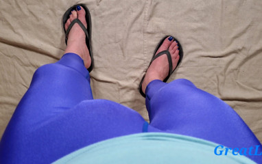 Bulging Cock in Running Tights - Spandex Leggings Masturbation