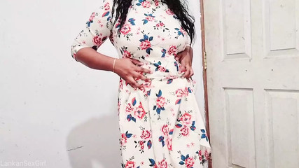 Dress Changing Girlfriend showing her sexy Body