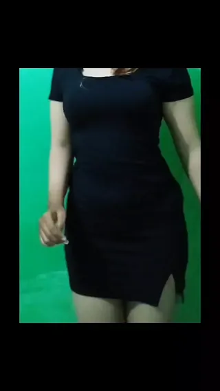 Viral Beautiful College Student Only Wears A Towel To Show Off Her Plump And Bahenol Ass