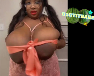 Big Tits unwraps Titty Bow + Sucking