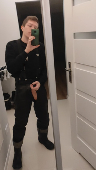 Gay Army Men Fuck. I'm in Rubber Boots and Leather Pants