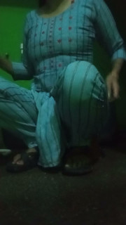 Bhabi nay nahatay waqt apona payas bujaya