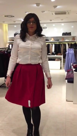 Hallhuber red skirt