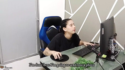 Horny girl wants to taste my cock at home - Porn in Spanish
