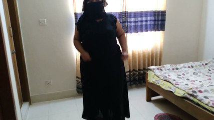Exchange 500 Rupees From Saudi Street to Fuck Indian 20 Year Old Girl with Huge Boobs to Hotel Room