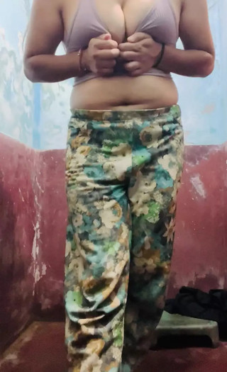 Hot indian sexy nude bath