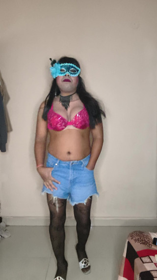 Crossdresser Striptease thumbnail