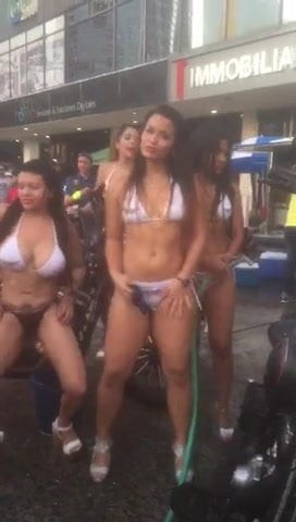 Putitas en la calle