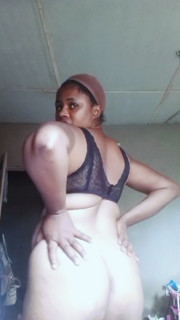Nigerian village girl getting squirt on the live video