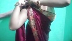 Desi bhabhi ka boobs amazing boobs