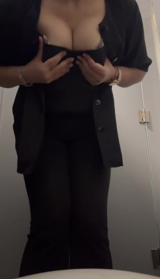 Desi Bhabhi Boobs Show