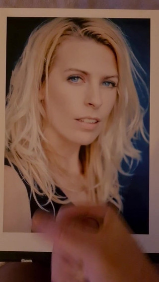 Sara Pascoe cum tribute