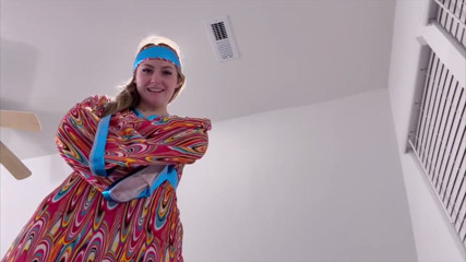 London Evans' Groovy '60s Giantess Domination 4K-pov Shrinking Fantasy Awaits!