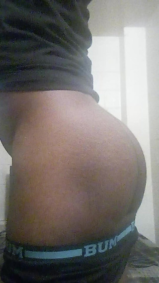 YOUNG BLACK GAY FEMBOY SPREADING CAKES TIGHT BOOTYHOLE ANAL