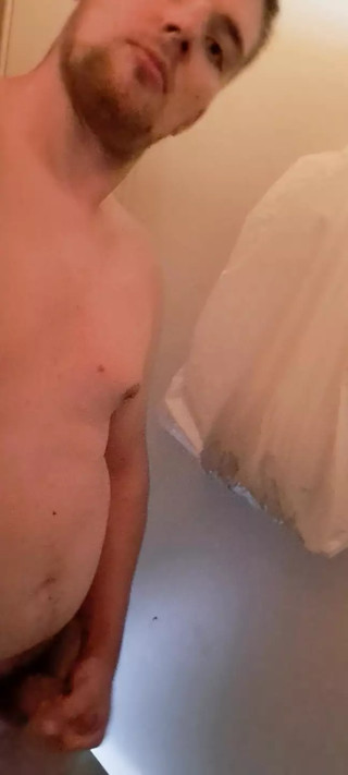 Getting a handjob in the swimming pool