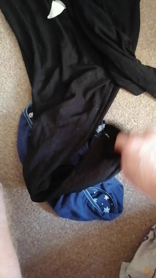 Cum on wife's dirty gym leggings &amp; smelly socks